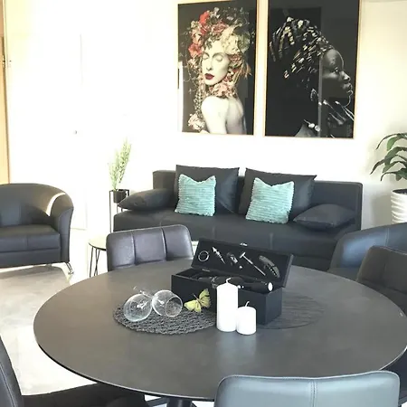 Hedonist-luxury 2 Bedroom With Private Hot Tub, Garden And Free Parking Apartment Trogir