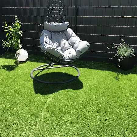 Hedonist-luxury 2 Bedroom With Private Hot Tub, Garden And Free Parking Apartmán *