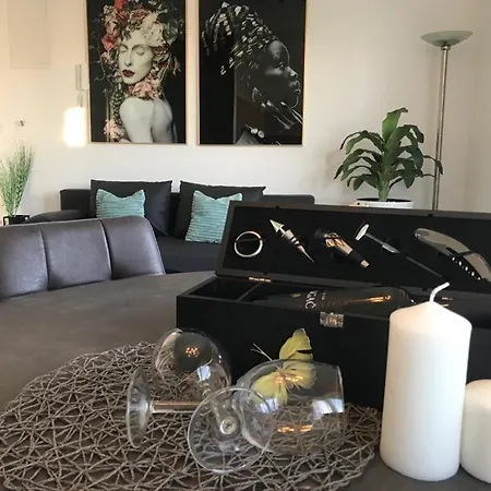 Appartamento Hedonist-luxury 2 Bedroom With Private Hot Tub, Garden And Free Parking