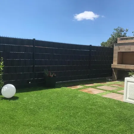 Hedonist-luxury 2 Bedroom With Private Hot Tub, Garden And Free Parking Apartmán