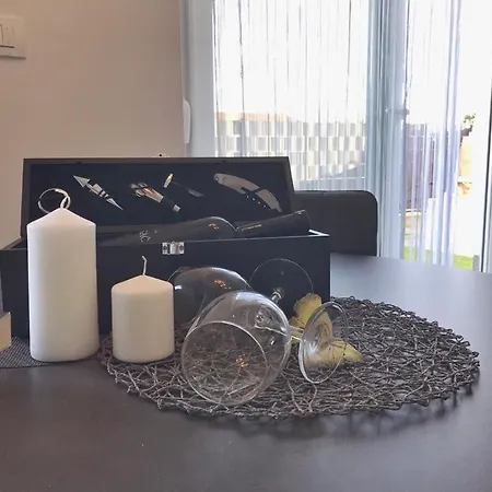 Apartmán Hedonist-luxury 2 Bedroom With Private Hot Tub, Garden And Free Parking