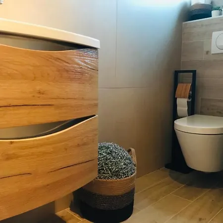 Hedonist-luxury 2 Bedroom With Private Hot Tub, Garden And Free Parking Traù