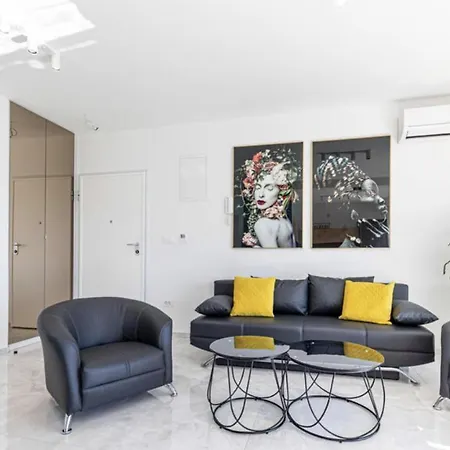 Hedonist-luxury 2 Bedroom With Private Hot Tub, Garden And Free Parking Apartmán *